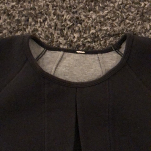 LULULEMON black shirt sleeve pullover sweatshirt - Picture 3 of 8